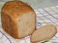 "Цельное зерно" - хлеб из цельнозерновой муки с семечками подсолнуха.